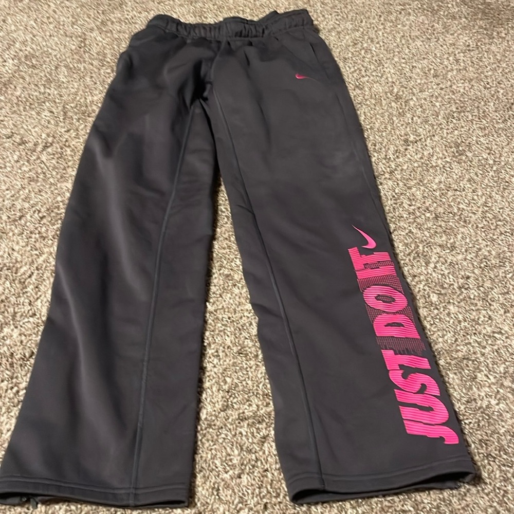 Womens Nike therma-fit fleece lined pants size small gray